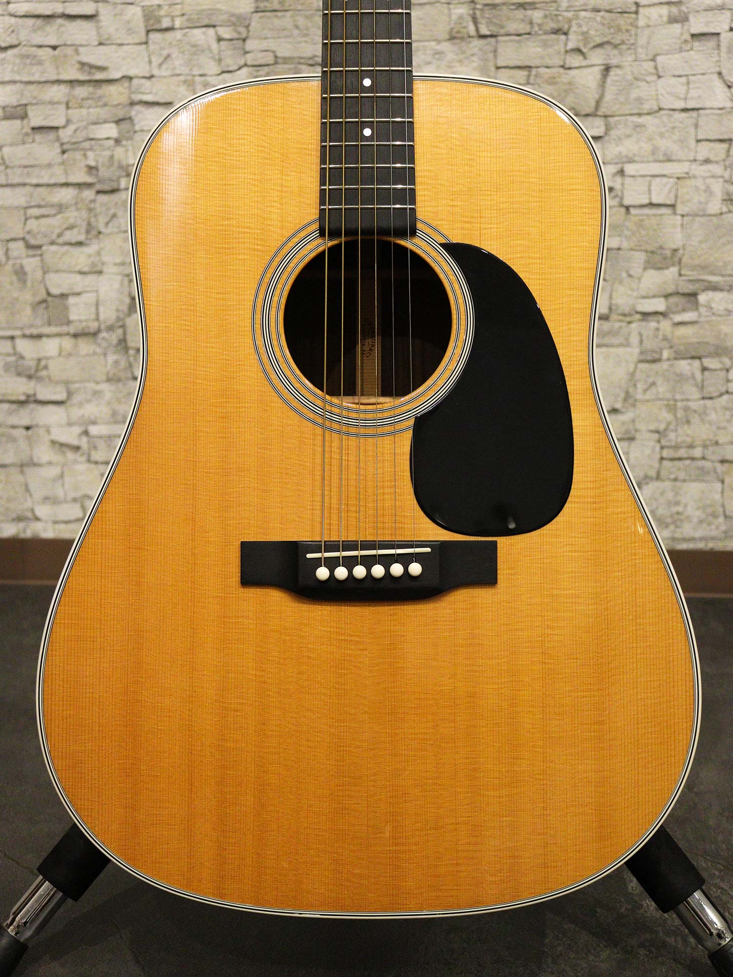 Martin D-28 Custom Premium Grade 2018